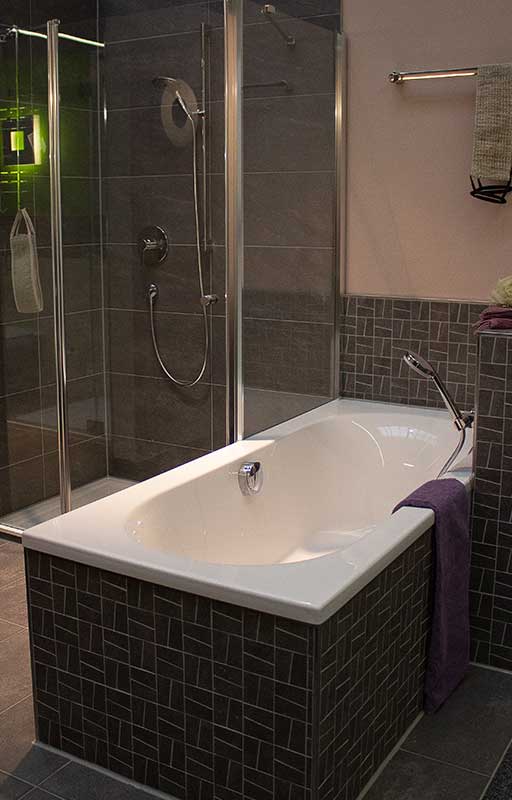 Moderne Badewannen Sanitär Einrichtung und Gestaltung von Badezimmer in Bruchsal